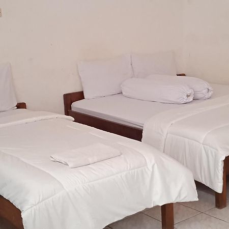 Hotel Wisata Labuan Bajo Kültér fotó