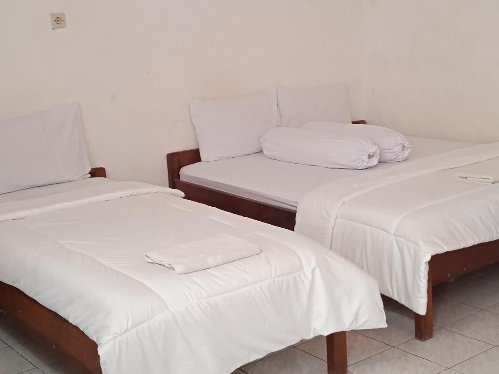 Hotel Wisata Labuan Bajo Kültér fotó