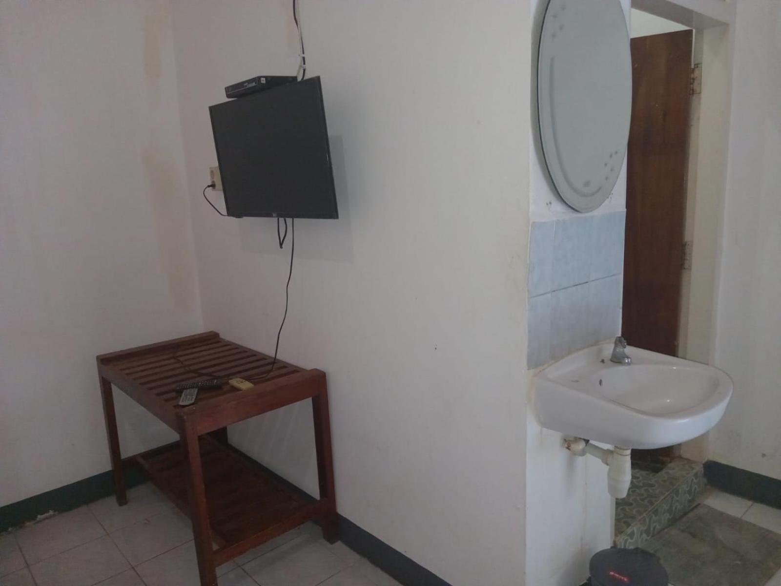 Hotel Wisata Labuan Bajo Kültér fotó